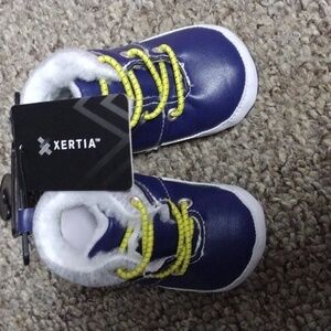NWT Xertia Infant Boy Sneakers size 2
